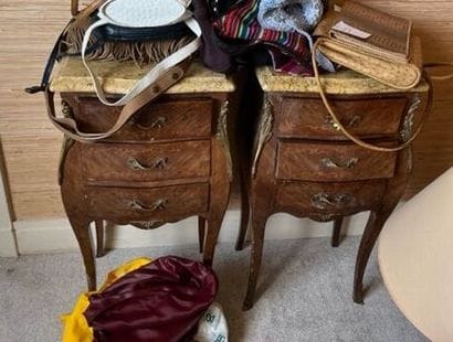 Paire de tables de chevet, en marqueterie,...