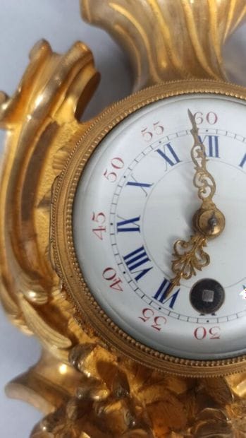 Petit cartel en bronze doré
Style Louis XV
Haut....