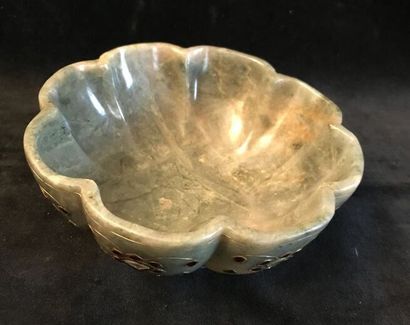 Mughal style round bowl with a ribbed body...