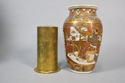 STASUMA JAPAN
Pair of porcelain vases decorated...