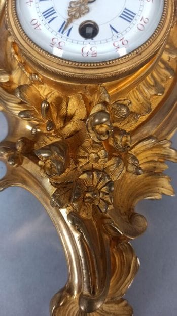 Petit cartel en bronze doré
Style Louis XV
Haut....