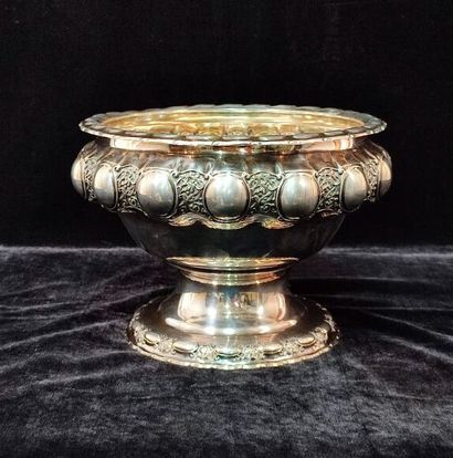 ERNST TREUSCH
Cup on silver pedestal with...
