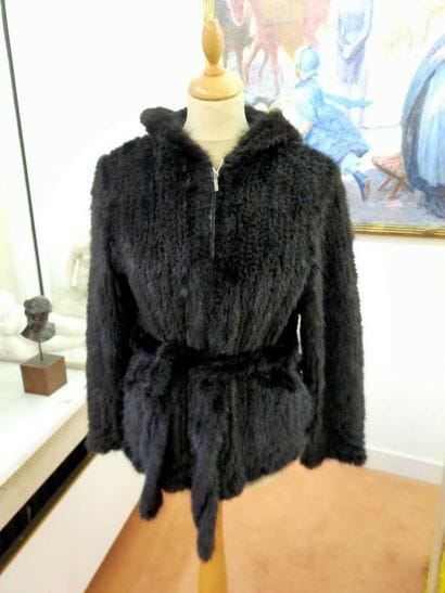 MAC LAUREN
Jacket in dark knitted mink
Two...
