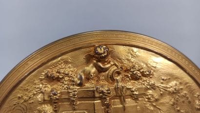 Circular box in gilded metal decorated with...