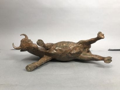 P. CHENE (XXth century)
Bull in patinated...