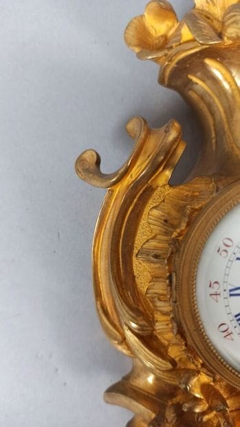 Petit cartel en bronze doré
Style Louis XV
Haut....