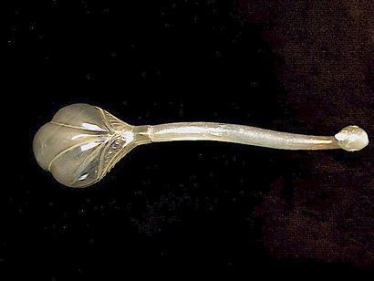 Mughal style spoon in two-tone celadon jade,...