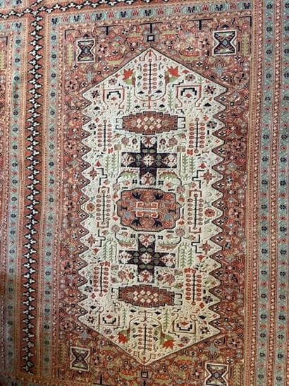 Tapis Pakistan
Haut.: 400 ; Larg. : 300 ...