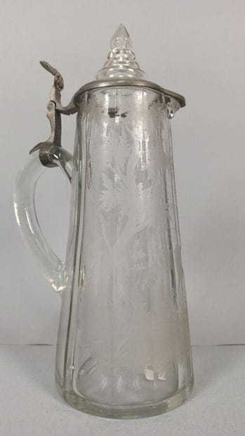 Bohemian crystal decanter
Height : 33 cm...