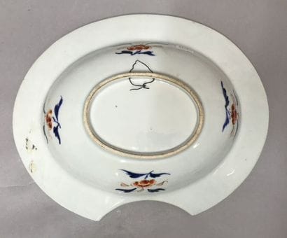 China 18th century
Porcelain beard dish with...