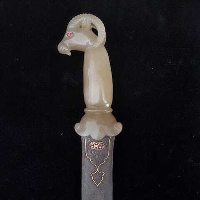 Large Indian dagger of Mughal style. Khanjar...