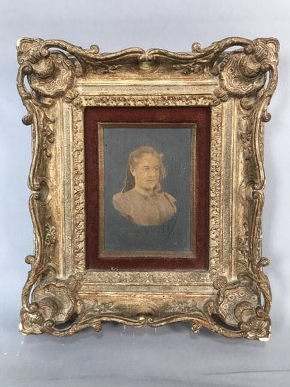 French school XIX
Portrait of a young girl
Oil...