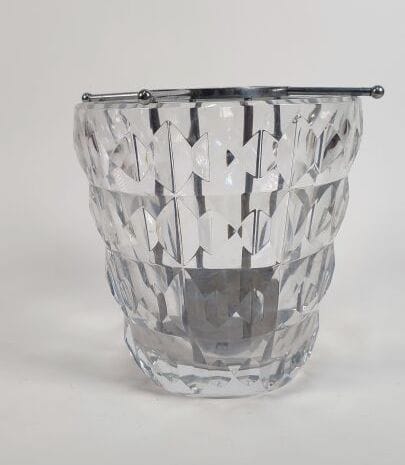BACCARAT
Crystal vase with metal support...