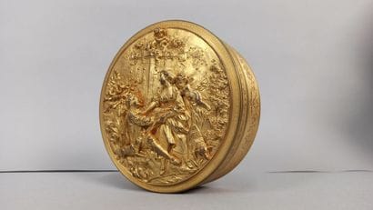 Circular box in gilded metal decorated with...