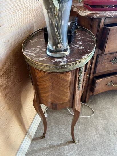 Table de chevet tambour en bois de placage...