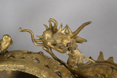 VIETNAM
Gilt bronze perfume burner with dragons...