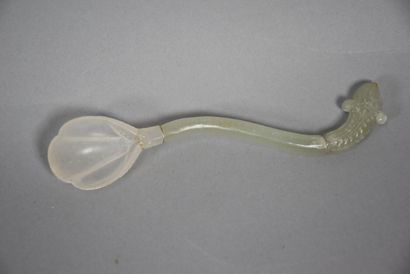 Mughal style spoon in two-tone celadon jade,...