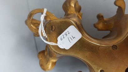 Petit cartel en bronze doré
Style Louis XV
Haut....