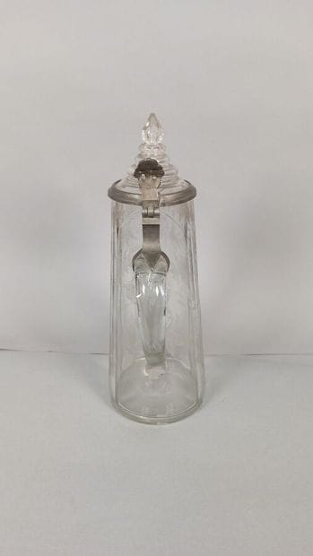 Bohemian crystal decanter
Height : 33 cm...