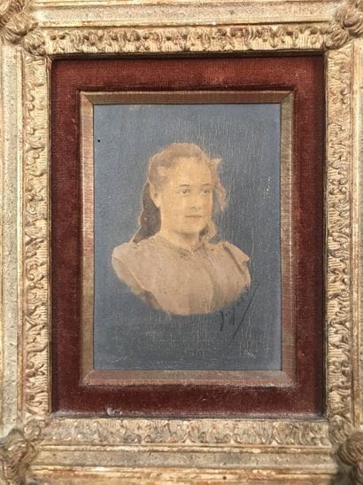 French school XIX
Portrait of a young girl
Oil...