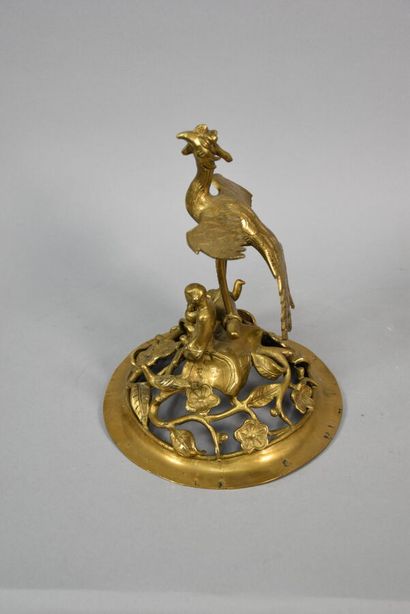 VIETNAM
Gilt bronze perfume burner with dragons...