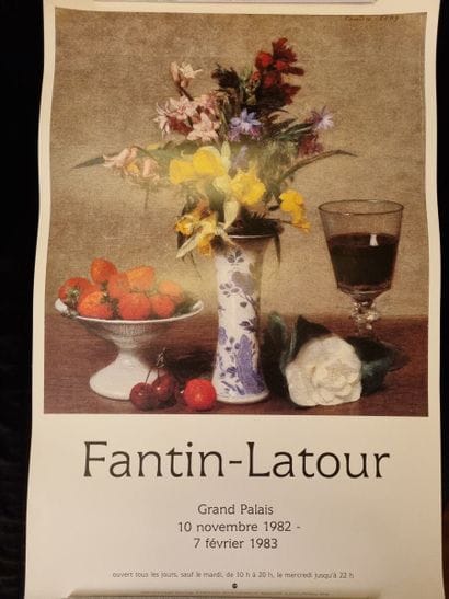Lots of posters of art exhibitions from museums...