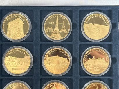 Box of 24 medals, collection Trésors du Patrimoine...