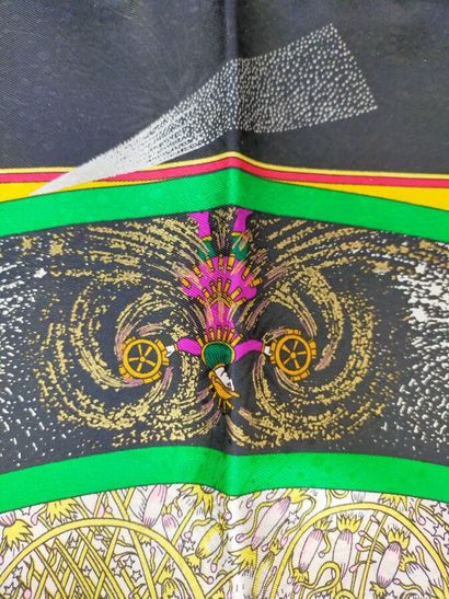 HERMES Paris
Silk square printed 