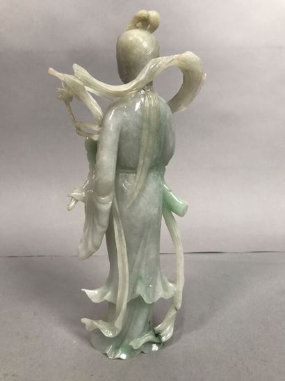 CHINE
Déesse en jade 
Haut. : 23 cm. 