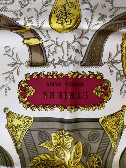 HERMES Paris
Square in printed silk 