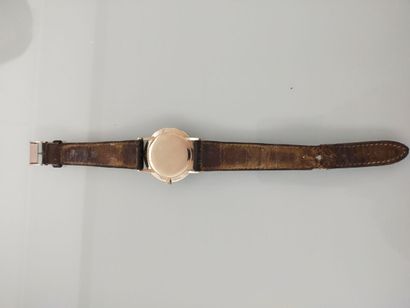 JUVENIA
Round men's watch in metal, leather...