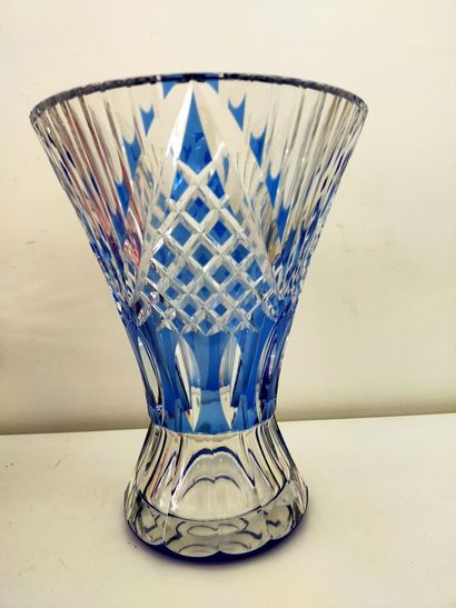 VAL SAINT LAMBERT
Two crystal vases
Height...