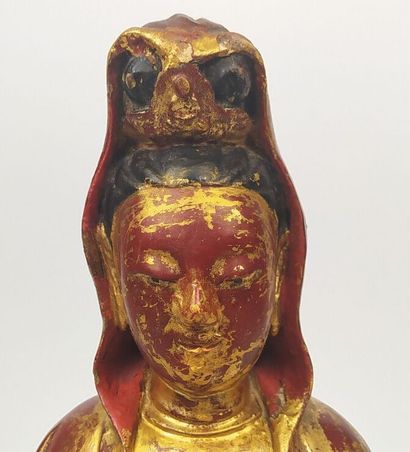 ASIE, Boudha en tailleur en bois laqué rouge...