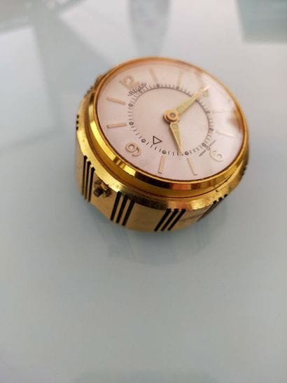 JAEGER
Alarm clock in golden metal