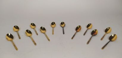 12 gilded silver mocha spoons
Weight : 115...