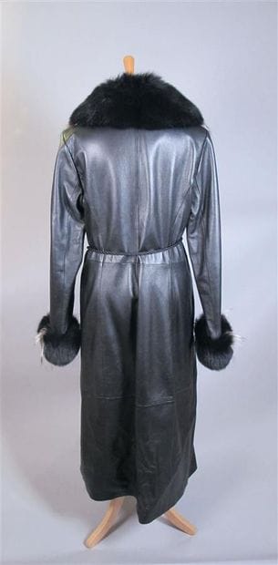 Italian work
Long black leather coat, collar,...