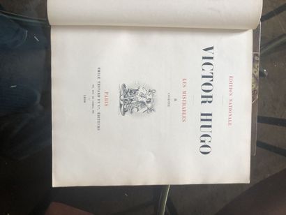 Set of volumes Victor HUGO