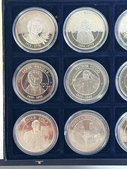 Box of 12 medals, Heritage Treasure, Pantheon...