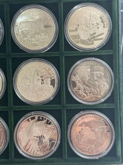 Box of 12 medals, Heritage Treasure, D-Day...