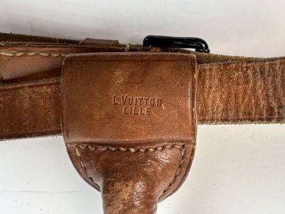 LOUIS VUITTON
Luggage rack in natural leather
Length...