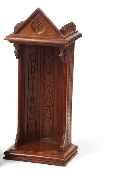 Niche in carved and molded cherry wood. Pediment...