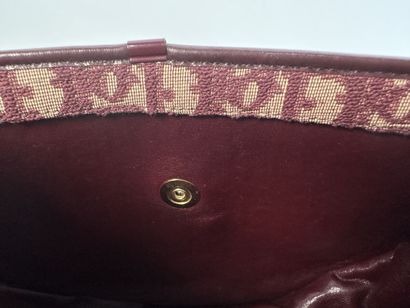 CHRISTIAN DIOR
Shoulder bag in signed canvas...