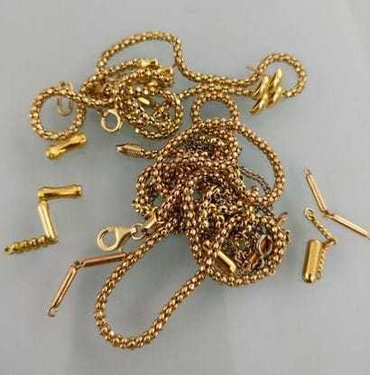 Lot of gold and other debris
Gross weight...