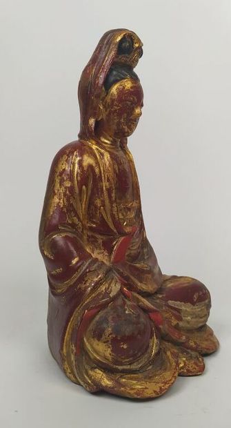 ASIE, Boudha en tailleur en bois laqué rouge...