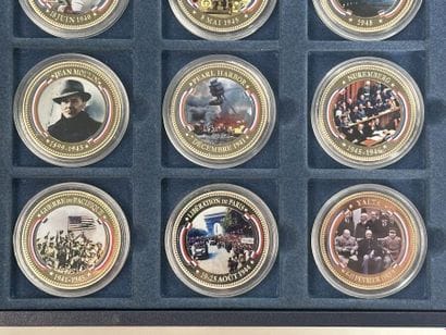 Box of 12 medals, World War II colored collection,...