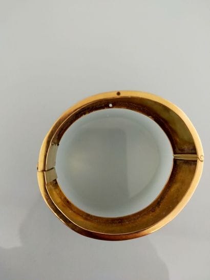 Rigid bracelet in 18k yellow gold
Gross weight...
