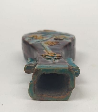 Ensemble de trois céramiques, dont : 
Un...