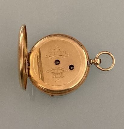 Pocket watch in 18k yellow gold
Monogrammed...