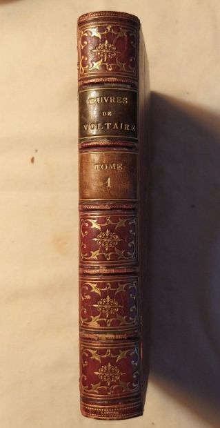 VOLTAIRE (né François-Marie AROUET), 