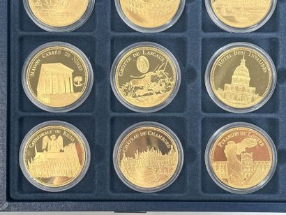 Box of 24 medals, collection Trésors du Patrimoine...